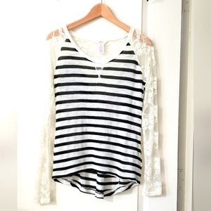 Candie's long sleeve top, juniors size M, new without tags